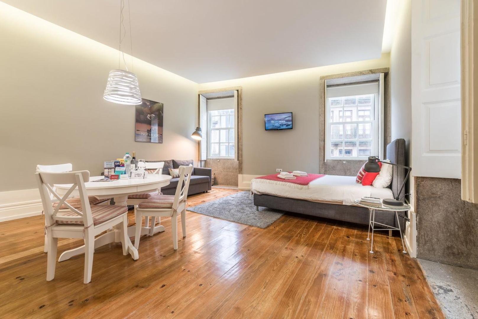 Guestready - Chic Retreat In The Heart Of Porto Apartment Exterior photo